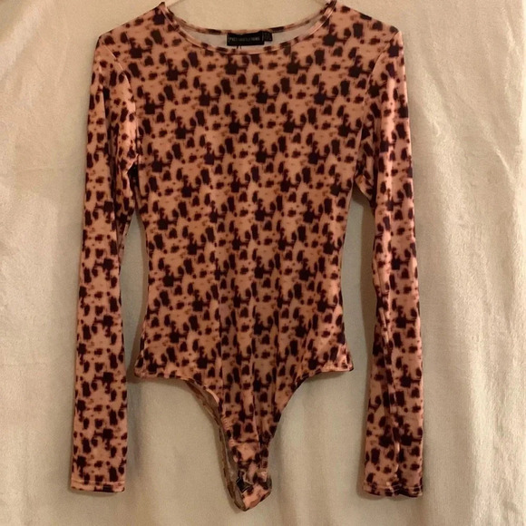 *NEW* Pretty Little Thing bodysuit - Picture 4 of 7